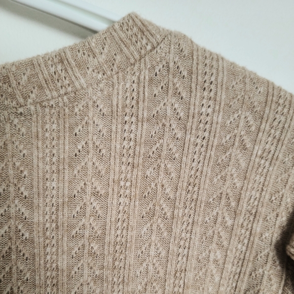 Amaryllis knit short sleeve shirt with balloon sleeves - Picture 5 of 9